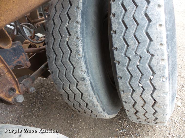 image for item DV9727 1985 Load King bottom dump trailer