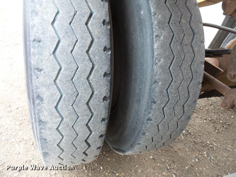 image for item DV9727 1985 Load King bottom dump trailer