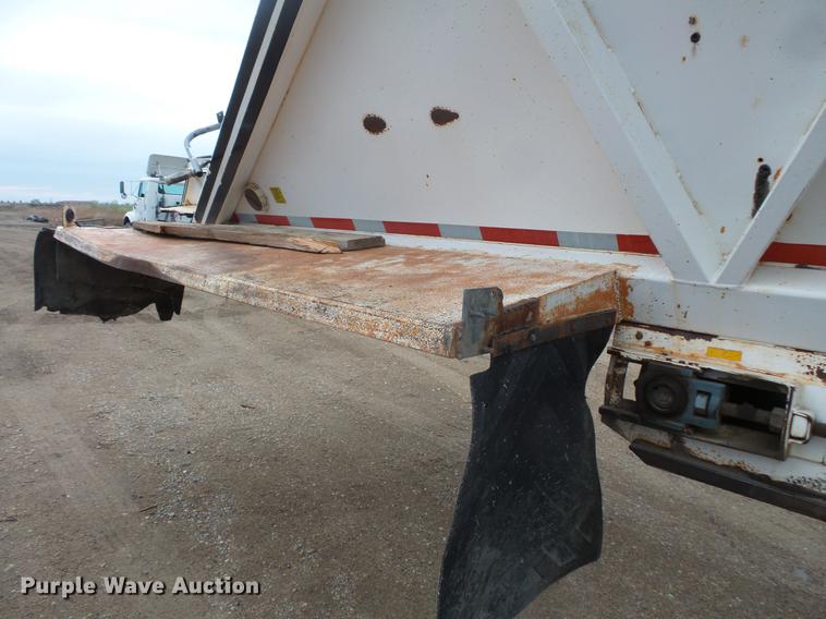 image for item DV9729 1994 Red River LB237 live bottom trailer