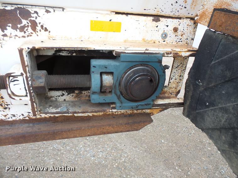 image for item DV9729 1994 Red River LB237 live bottom trailer