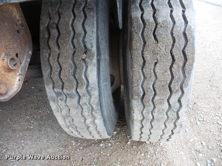 image for item DV9729 1994 Red River LB237 live bottom trailer