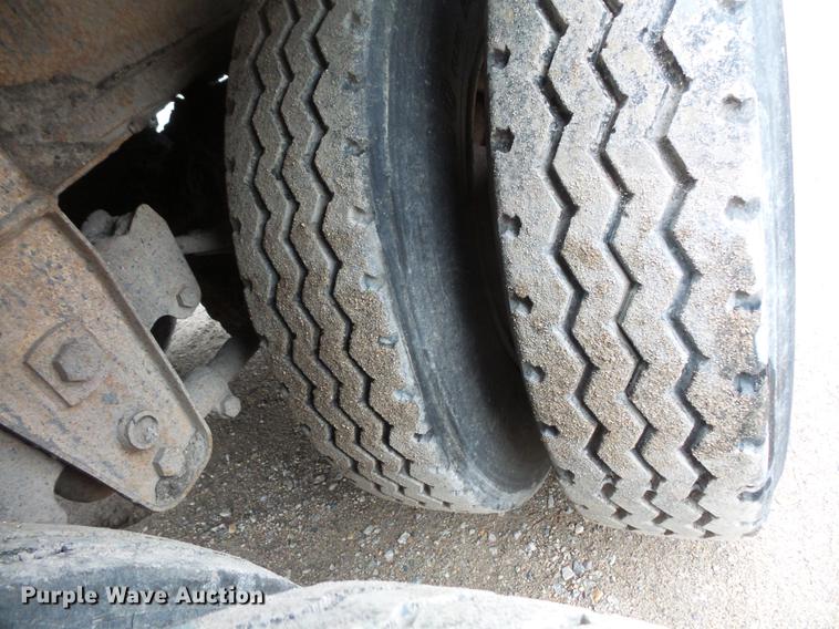 image for item DV9729 1994 Red River LB237 live bottom trailer