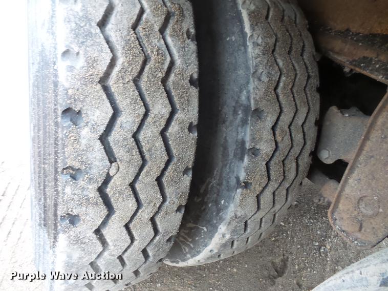 image for item DV9729 1994 Red River LB237 live bottom trailer