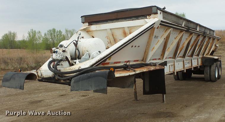 image for item DV9730 1994 Red River LB237 live bottom trailer