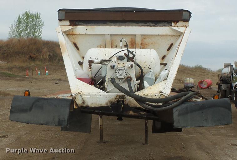 image for item DV9730 1994 Red River LB237 live bottom trailer