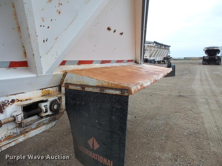 image for item DV9730 1994 Red River LB237 live bottom trailer