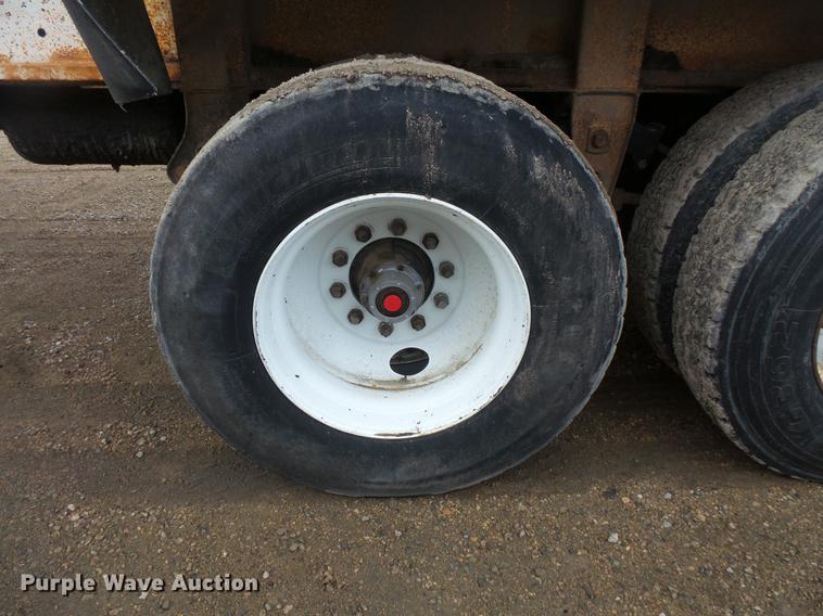 image for item DV9730 1994 Red River LB237 live bottom trailer