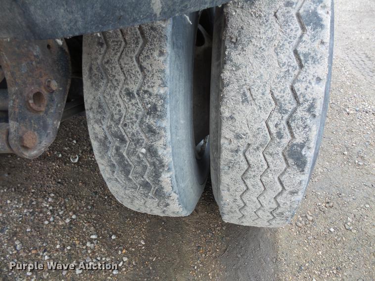 image for item DV9730 1994 Red River LB237 live bottom trailer