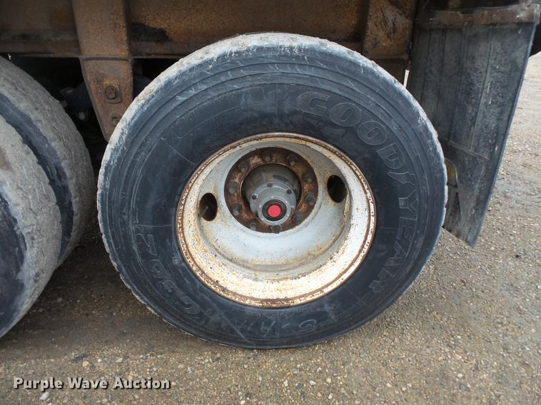 image for item DV9730 1994 Red River LB237 live bottom trailer