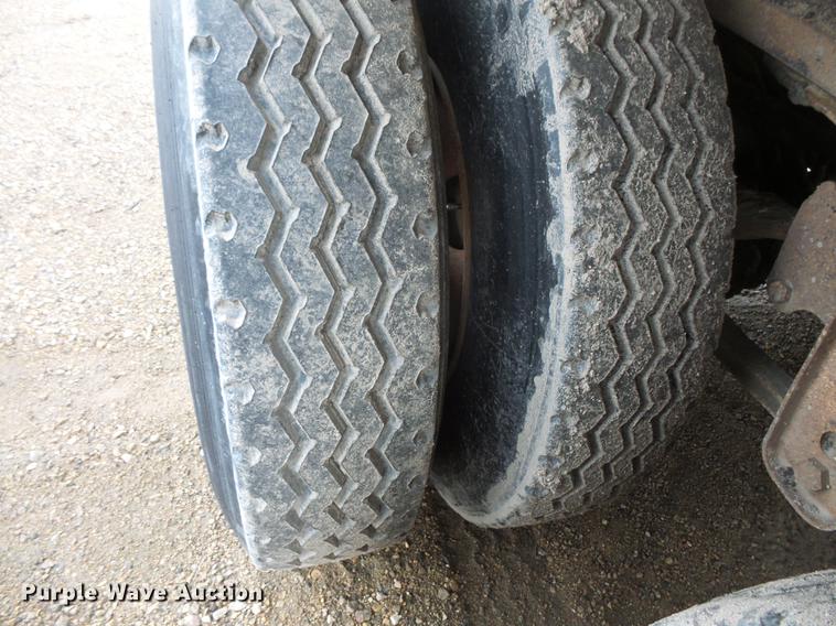 image for item DV9730 1994 Red River LB237 live bottom trailer