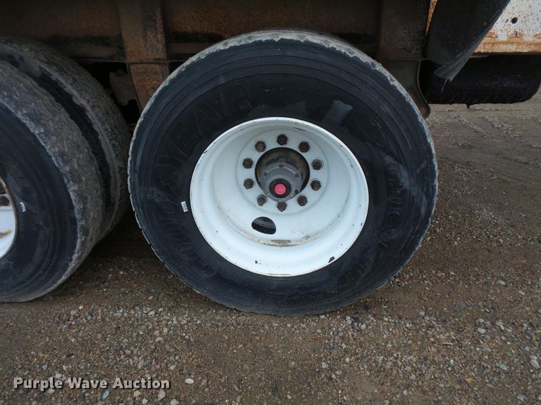 image for item DV9730 1994 Red River LB237 live bottom trailer