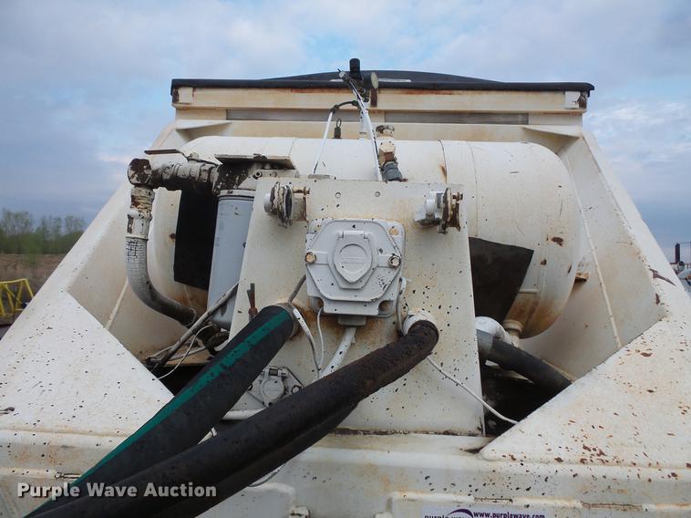 image for item DV9731 1994 Red River LB237 live bottom trailer