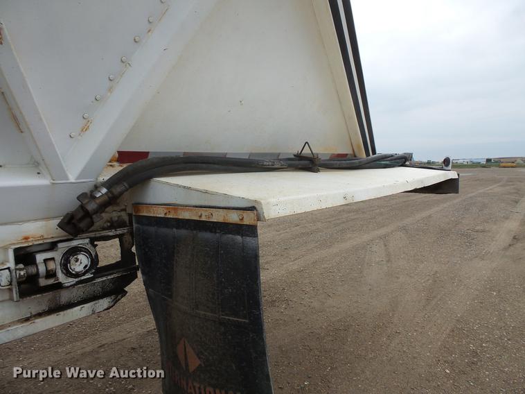 image for item DV9731 1994 Red River LB237 live bottom trailer