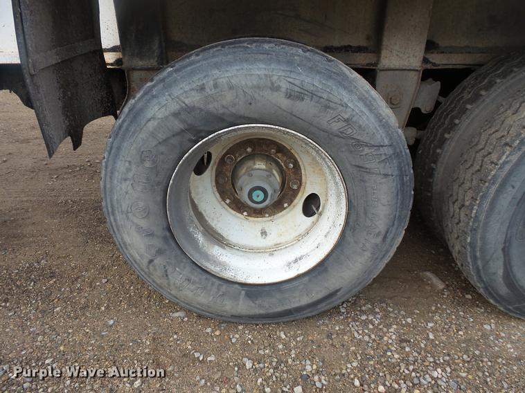 image for item DV9731 1994 Red River LB237 live bottom trailer