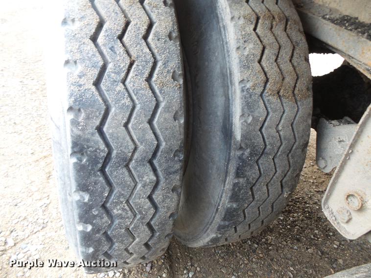 image for item DV9731 1994 Red River LB237 live bottom trailer