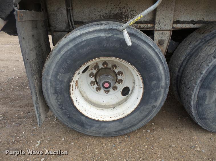 image for item DV9731 1994 Red River LB237 live bottom trailer