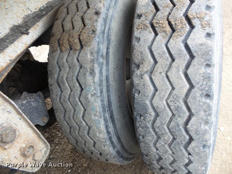 image for item DV9731 1994 Red River LB237 live bottom trailer