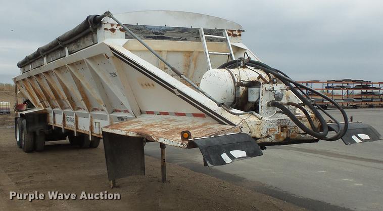 image for item DV9732 1994 Red River LB237 live bottom trailer
