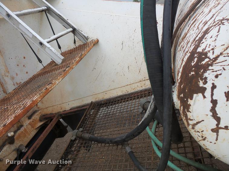 image for item DV9732 1994 Red River LB237 live bottom trailer