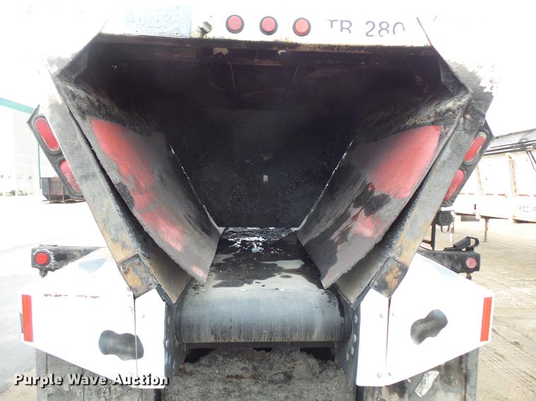 image for item DV9732 1994 Red River LB237 live bottom trailer