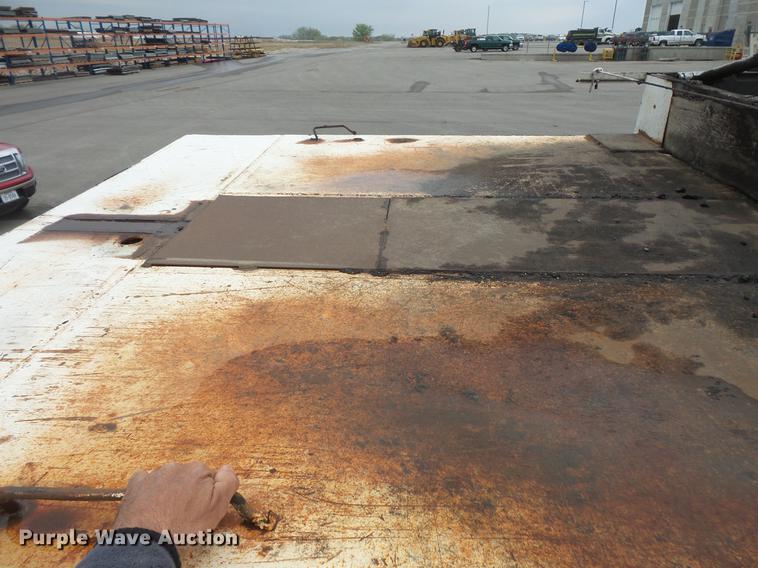 image for item DV9732 1994 Red River LB237 live bottom trailer