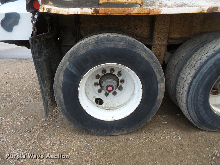 image for item DV9732 1994 Red River LB237 live bottom trailer