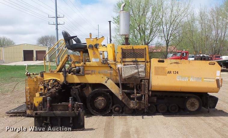 image for item DV9733 Blaw Knox PF-4410 paver