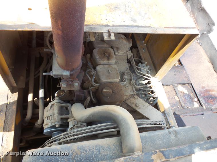 image for item DV9733 Blaw Knox PF-4410 paver