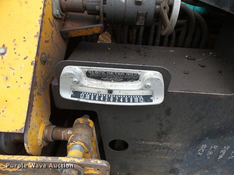 image for item DV9733 Blaw Knox PF-4410 paver