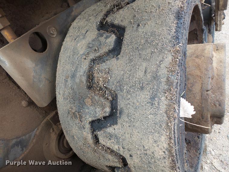 image for item DV9733 Blaw Knox PF-4410 paver