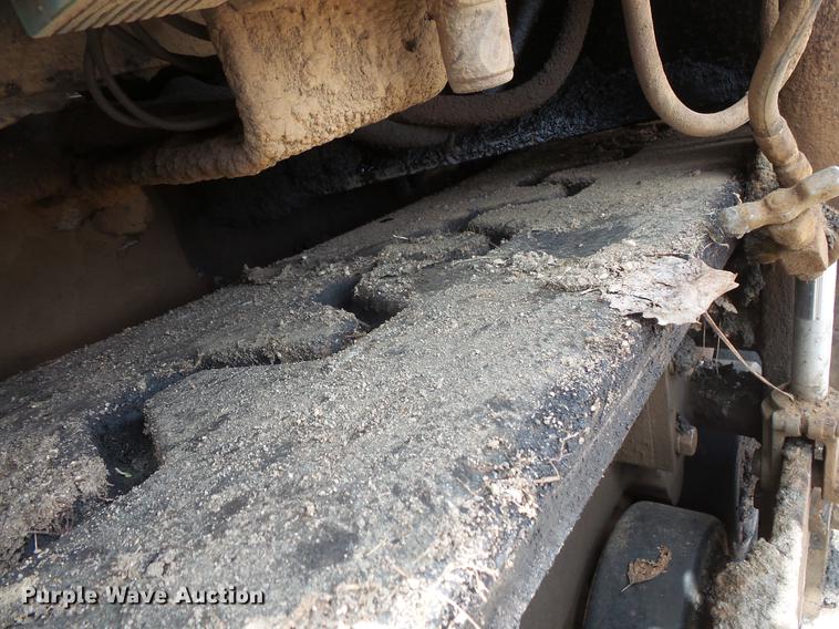 image for item DV9733 Blaw Knox PF-4410 paver