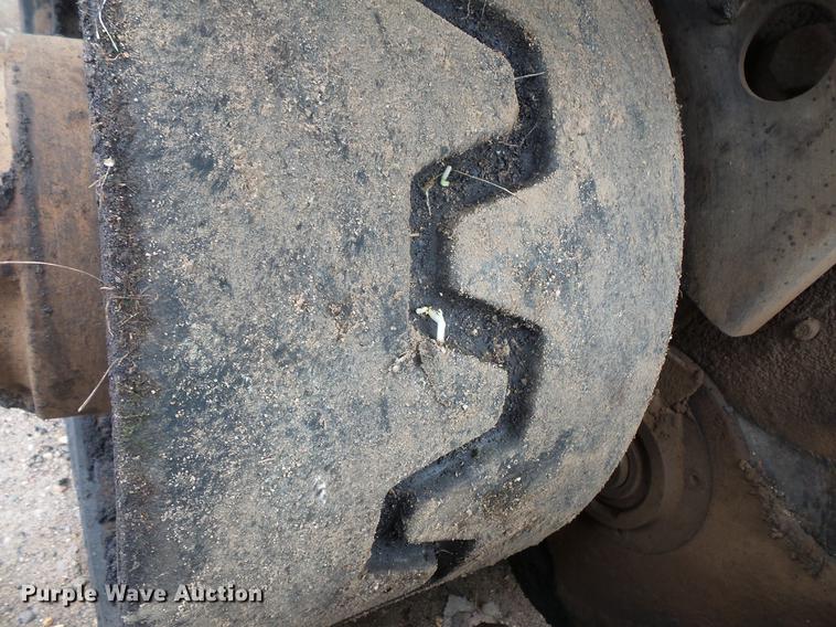 image for item DV9733 Blaw Knox PF-4410 paver