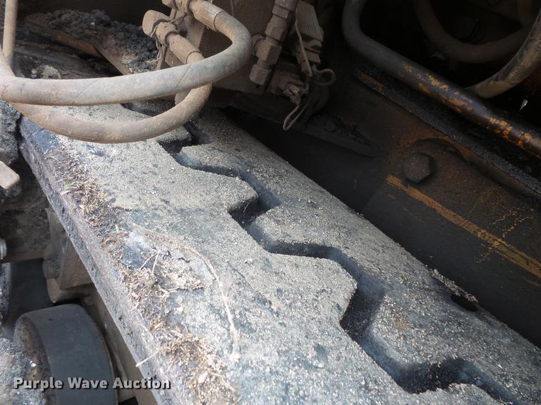 image for item DV9733 Blaw Knox PF-4410 paver