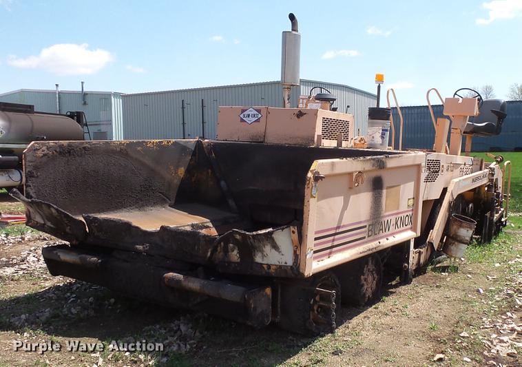 image for item DV9734 2001 Blaw Knox PF-3200 paver