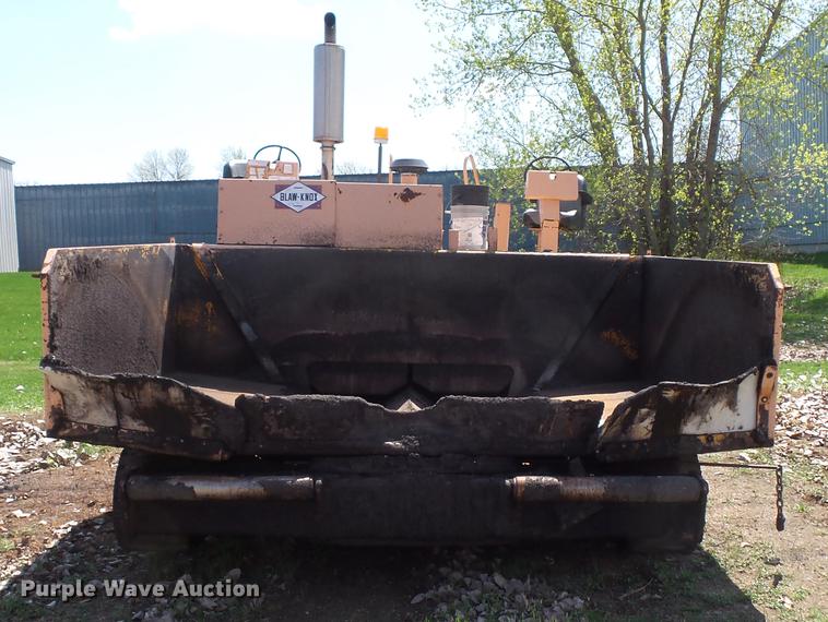 image for item DV9734 2001 Blaw Knox PF-3200 paver