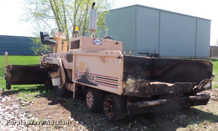 image for item DV9734 2001 Blaw Knox PF-3200 paver