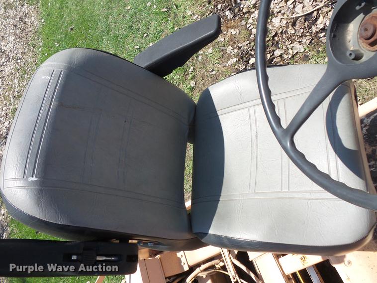 image for item DV9734 2001 Blaw Knox PF-3200 paver