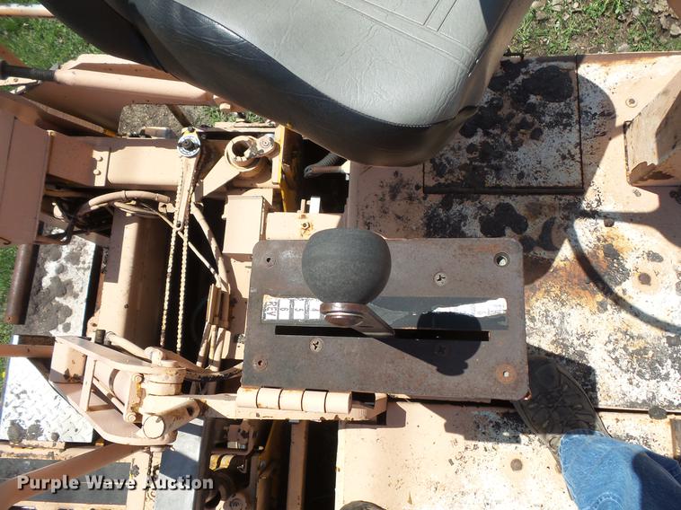 image for item DV9734 2001 Blaw Knox PF-3200 paver