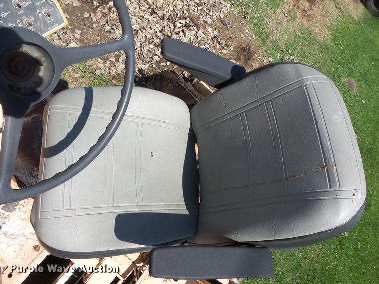 image for item DV9734 2001 Blaw Knox PF-3200 paver