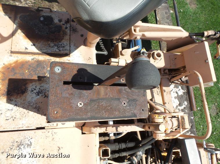 image for item DV9734 2001 Blaw Knox PF-3200 paver