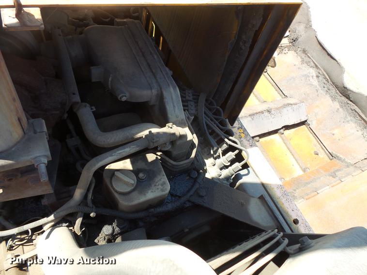 image for item DV9734 2001 Blaw Knox PF-3200 paver