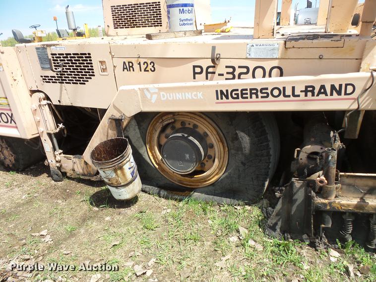 image for item DV9734 2001 Blaw Knox PF-3200 paver