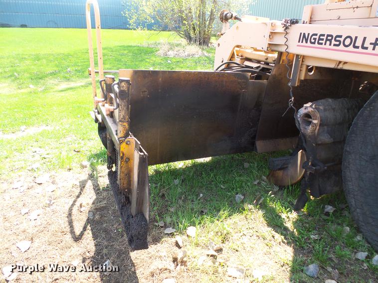 image for item DV9734 2001 Blaw Knox PF-3200 paver