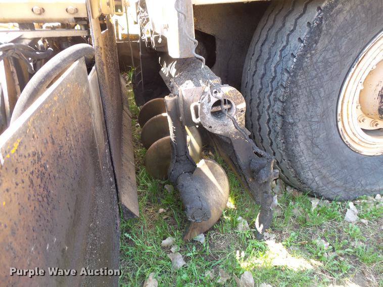 image for item DV9734 2001 Blaw Knox PF-3200 paver