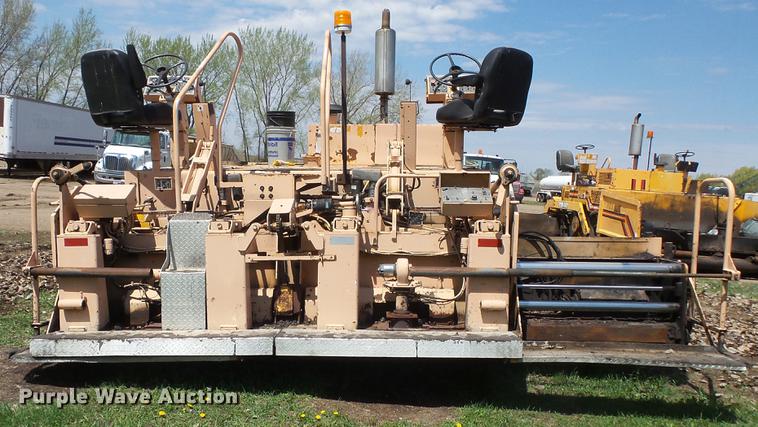 image for item DV9734 2001 Blaw Knox PF-3200 paver