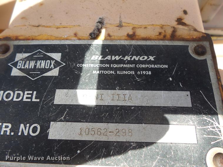 image for item DV9734 2001 Blaw Knox PF-3200 paver