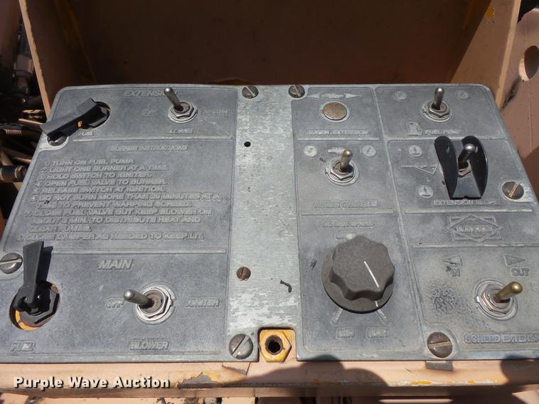 image for item DV9734 2001 Blaw Knox PF-3200 paver