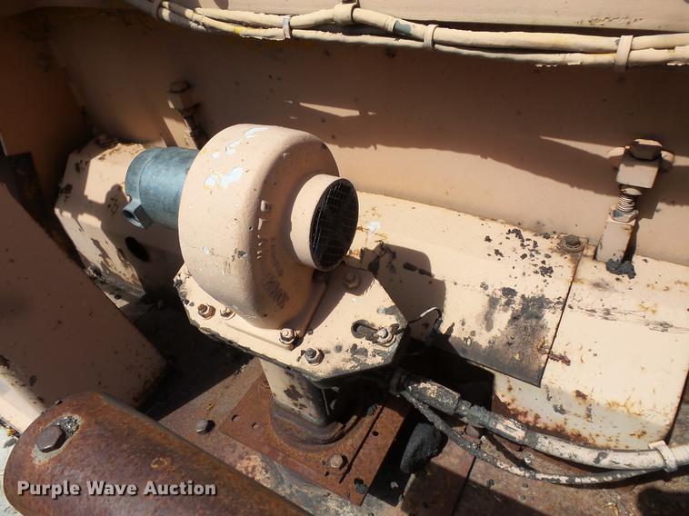 image for item DV9734 2001 Blaw Knox PF-3200 paver