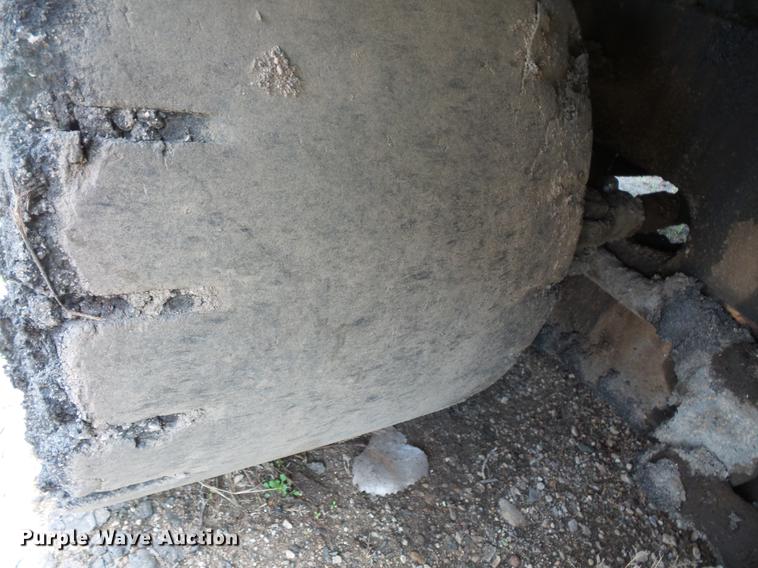 image for item DV9734 2001 Blaw Knox PF-3200 paver