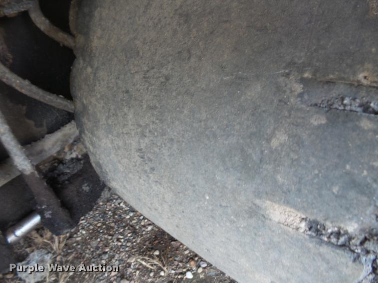 image for item DV9734 2001 Blaw Knox PF-3200 paver